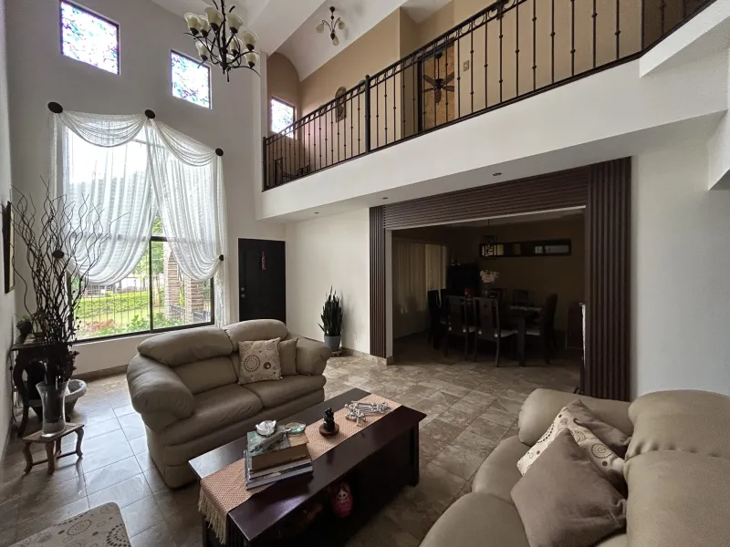SE VENDE CASA EN BELEN