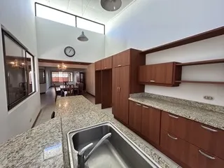 Se Vende Casa Una Planta Rohrmoser